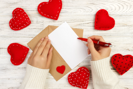 30 aufregende Nachrichten zum Schreiben in eine Valentinstagskarte für einen Freund